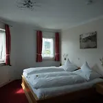 Haus Burg Metternich 2*