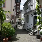 Haus Burg Metternich Отель