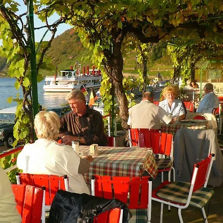 Haus Burg Metternich ホテル