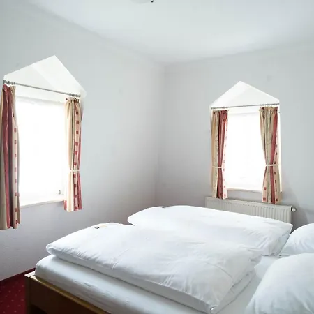 ホテル Haus Burg Metternich バイルシュタイン