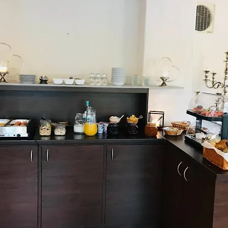 ホテル Haus Burg Metternich 2*