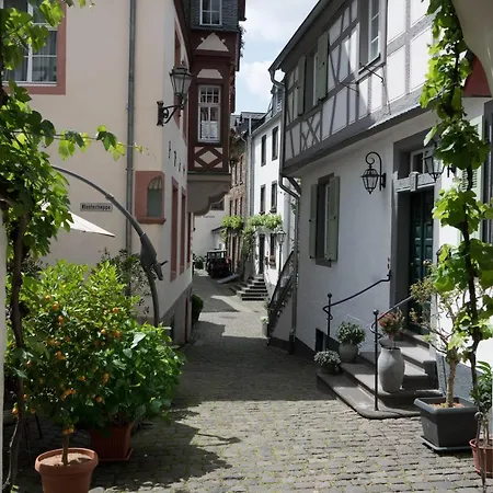 Haus Burg Metternich ホテル