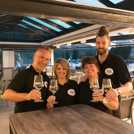 ホテル Haus Burg Metternich バイルシュタイン