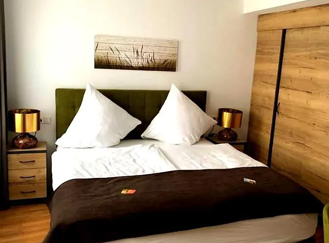 Hotel Haus Burg Metternich 2*