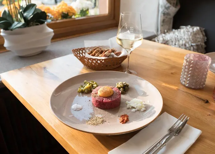 Haus Burg Metternich 2*