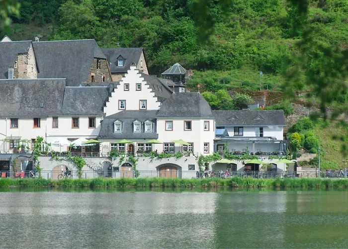 Haus Burg Metternich בילשטיין